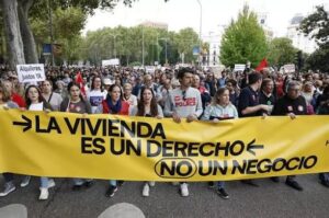 Gobierno español aprueba decretos de vivienda tras protestas sociales 3 images 62