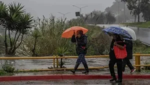 Desbordamiento de barrancas inunda comercios en Esperanza 2 Suspenden clases en 173 municipios de Puebla por huracán Rachel