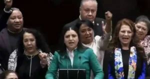 Harfuch y la red de huachicol: El culto a la personalidad 1 Claudia Rivera protagoniza lapsus al apoyar el huachicol fiscal en la tribuna de San Lázaro