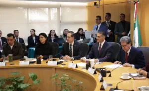La red de IA que suplantó a la élite política para extorsionar 2 Harfuch y la red de huachicol: El culto a la personalidad