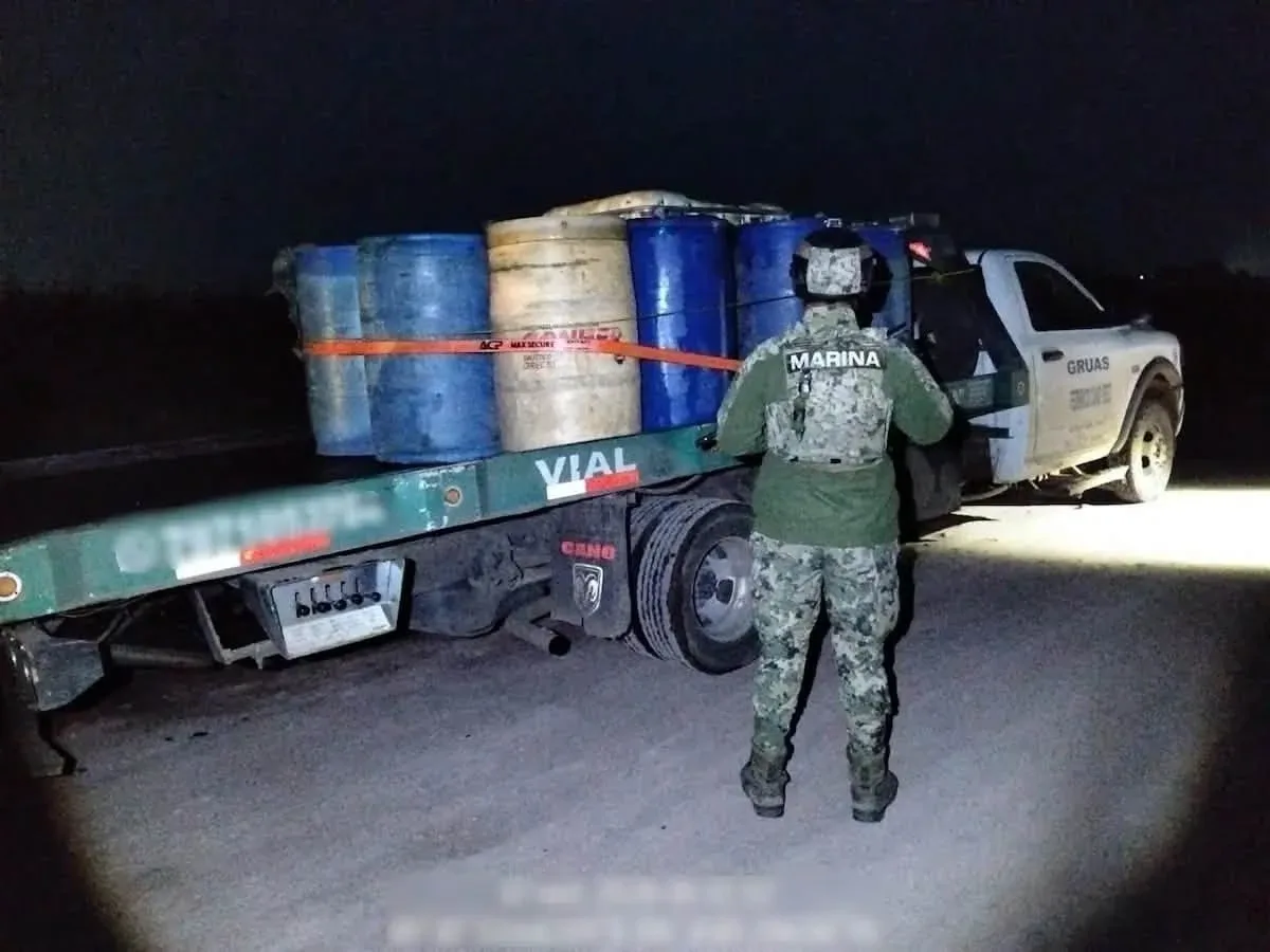 Aseguran siete mil litros de huachicol en operativo en Chignahuapan