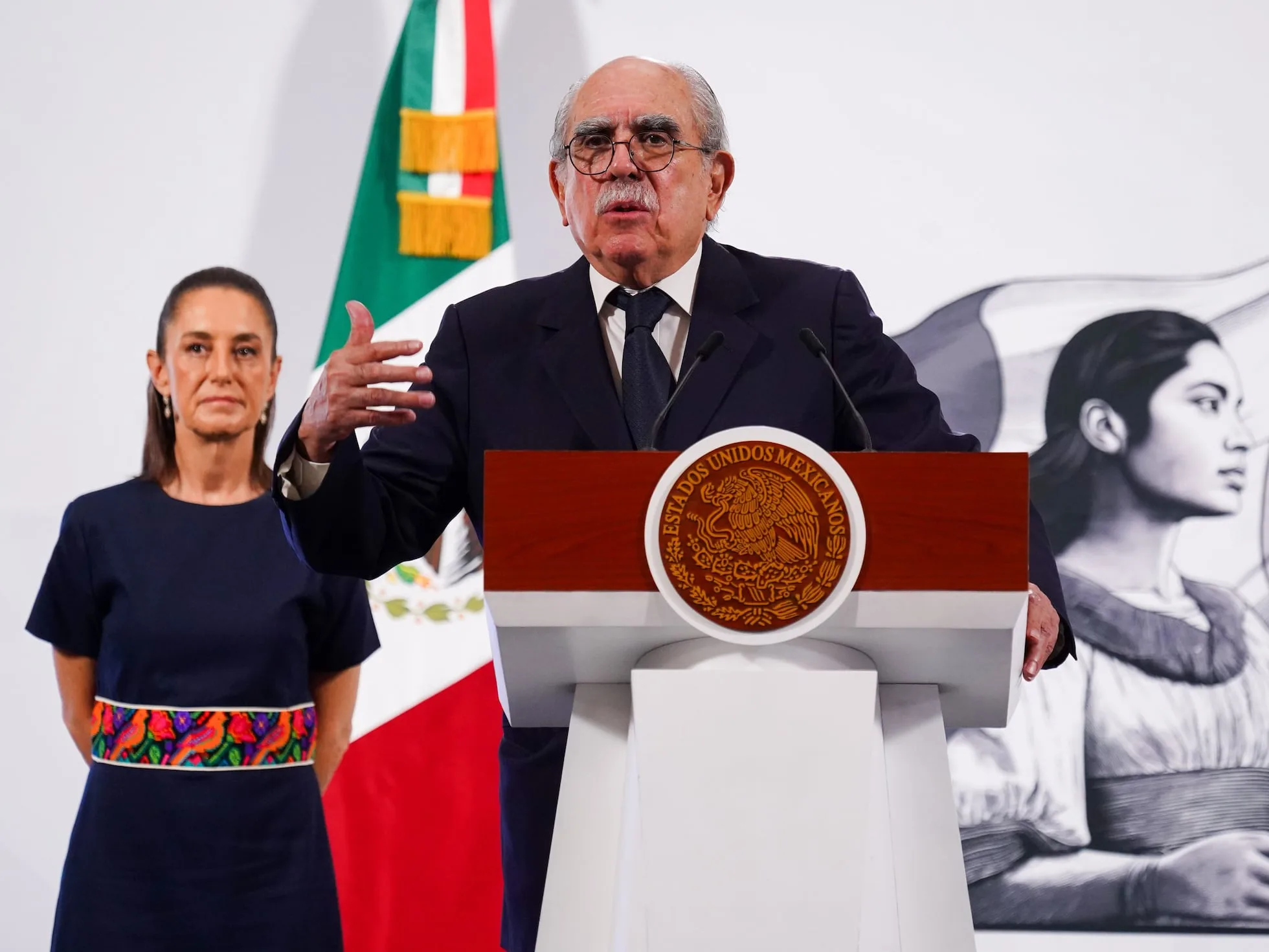 Sheinbaum respalda a Pablo Gómez tras acusaciones de Santiago Nieto