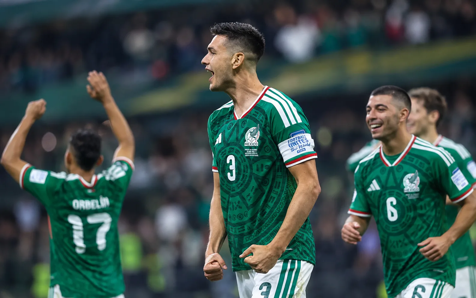 César Montes causa baja en el Tri; Dagoberto Espinoza toma su lugar