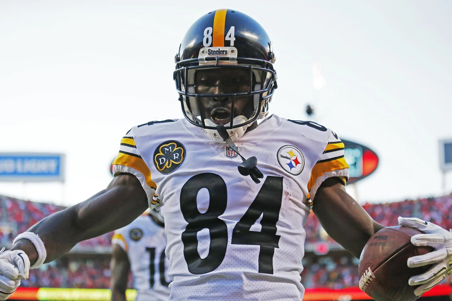 Antonio Brown evita la cárcel tras acuerdo por intento de homicidio