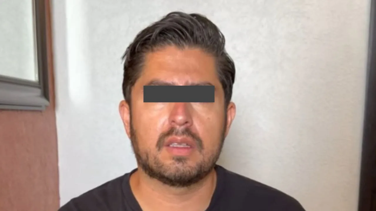 Detienen al abogado opositor del cablebús: Arturo, acusado de violencia intrafamiliar en Puebla