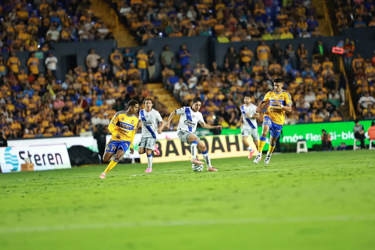 Tigres gana 1-0 al Puebla con penal de Brunetta en el Volcán