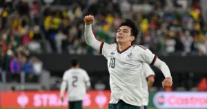 México busca su primer triunfo de la era Rafael Márquez ante Perú 1 Gilberto Mora atrae la mirada de los gigantes europeos tras su debut
