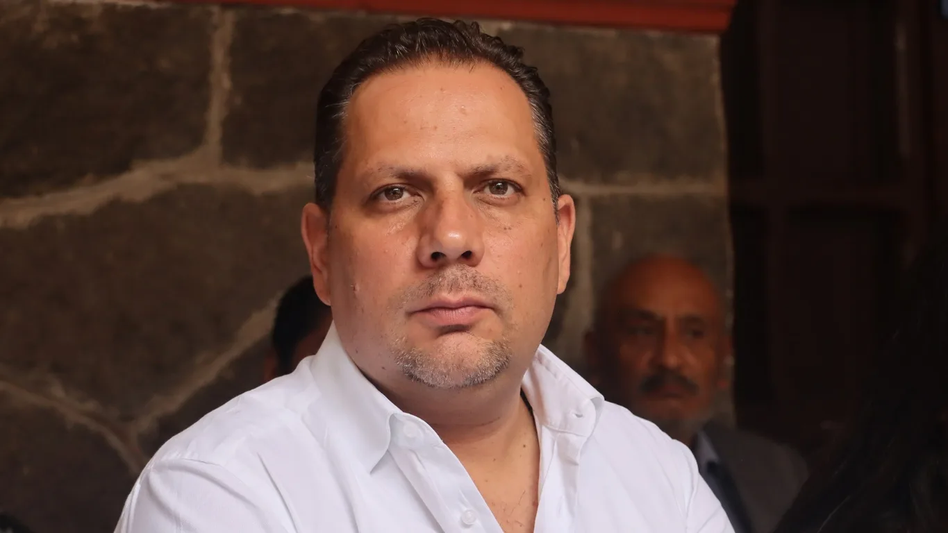 Alejandro Carvajal busca la alcaldía de Puebla bajo las siglas de Morena