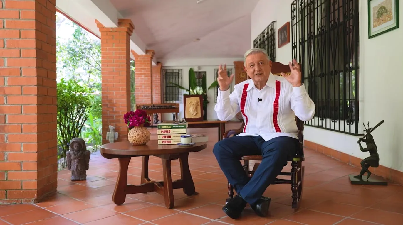 Las reapariciones de López Obrador en momentos críticos para Morena