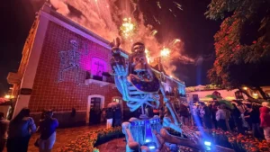 Pasaje Siniestro llega a Puebla con cinco casas del terror 1 El Valle de Catrinas 2026: Un tributo monumental a los dioses prehispánicos