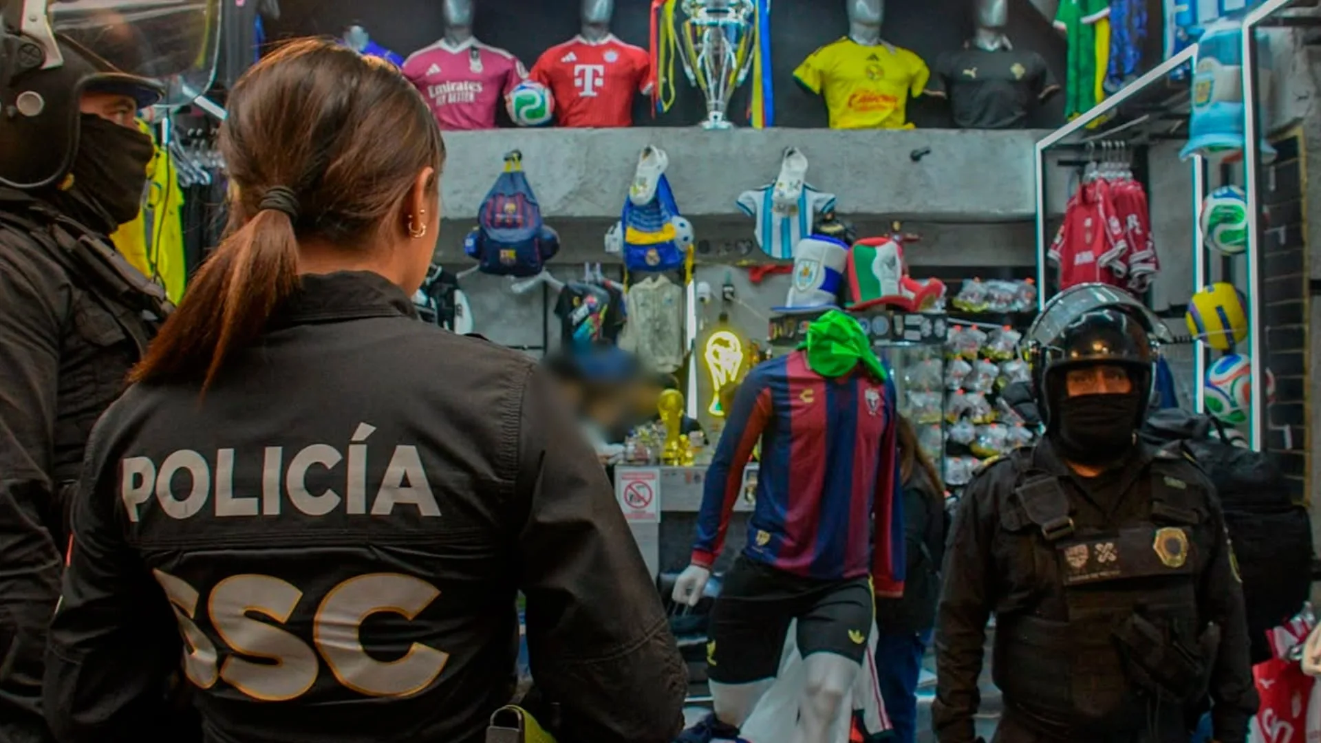 Decomisan más de 9 mil artículos deportivos apócrifos en Tepito