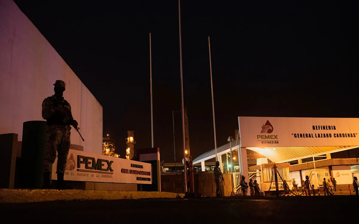 Pemex confirma agresión contra trabajadores en refinería de Minatitlán