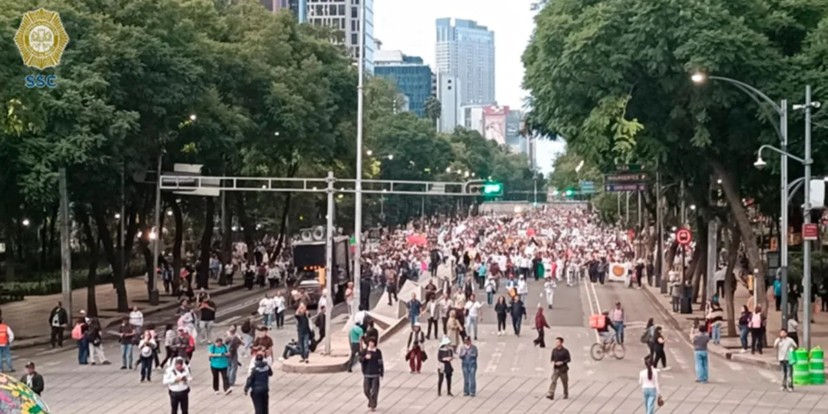 Trabajadores del IMSS se movilizan en demanda de mejoras laborales