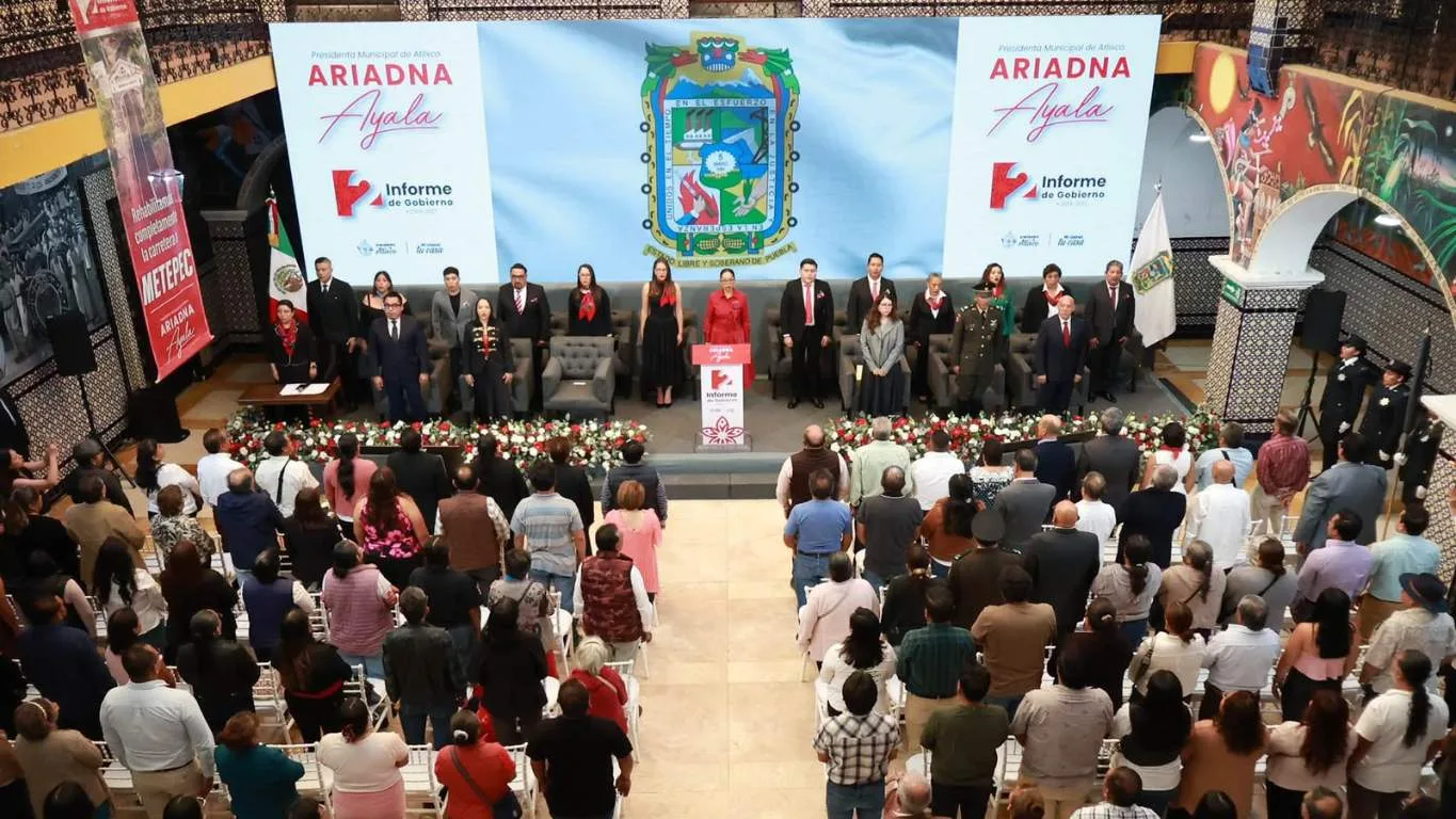 Ariadna Ayala rinde informe en Atlixco bajo la sombra de la sucesión