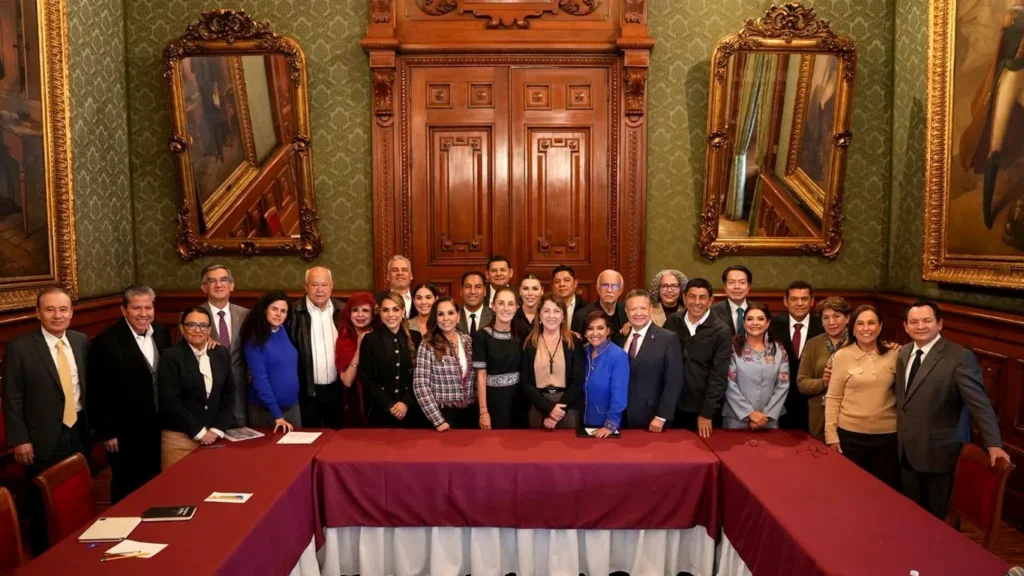 Sheinbaum y Armenta coordinan impulso a vivienda y salud en Puebla