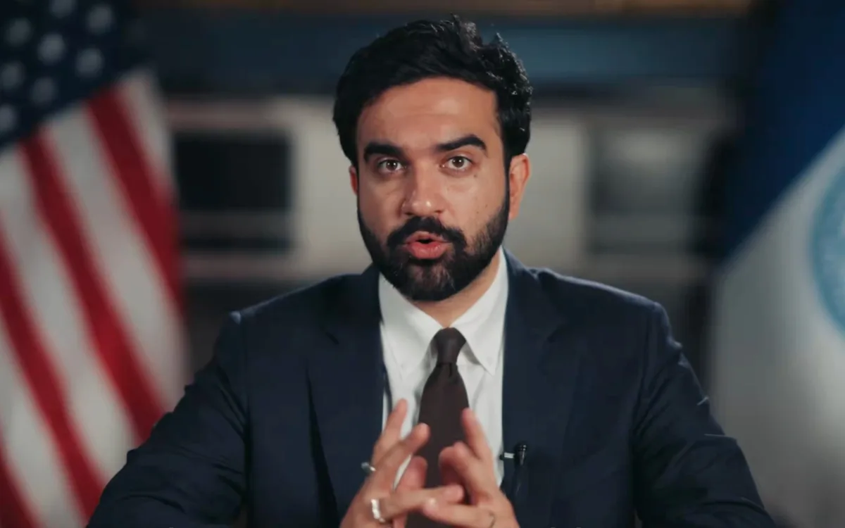 Alcalde de Nueva York orienta a inmigrantes ante operativos de ICE