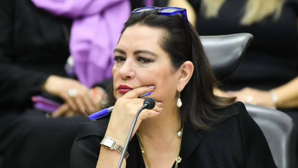 Guadalupe Taddei se aferra a la presidencia del INE pese a escándalos