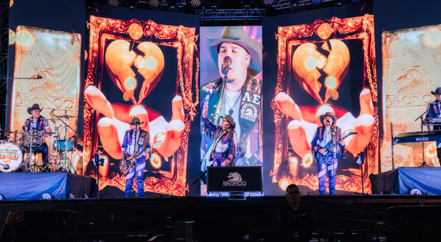 Bronco ofrece concierto inolvidable en Tlaxcala